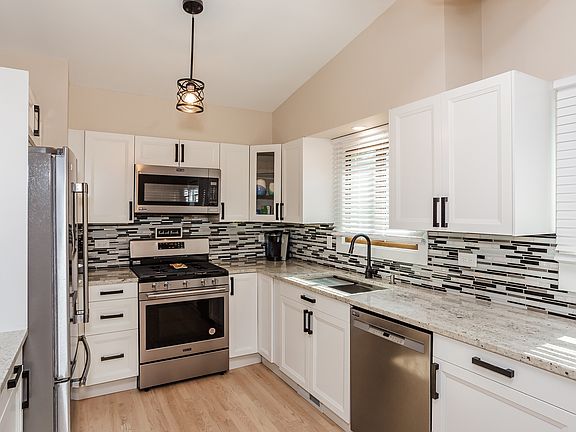 4th image of 11820 S Joalyce Dr