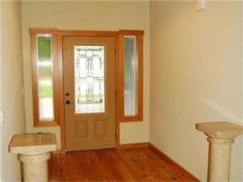 4th image of 2402 Kinsman Ct E