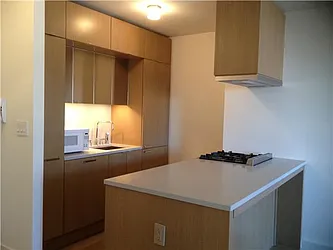 Rented by R New York