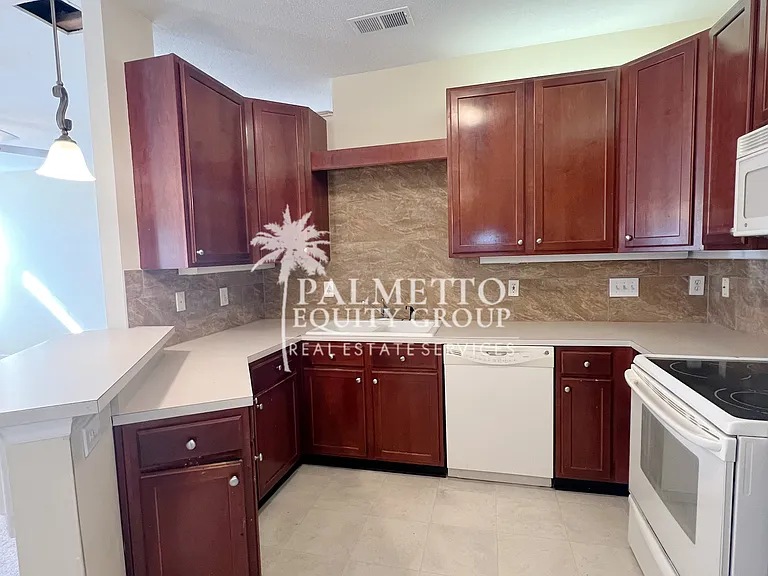 3001 Greystone Point #F — Photo 6