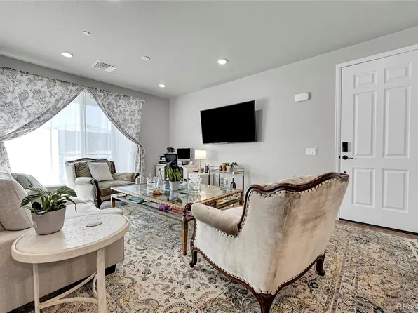 6153 N Ceylon Street Bldg 6 #203, Denver, CO 80249