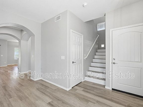 3rd image of 534 E Bartlett Way