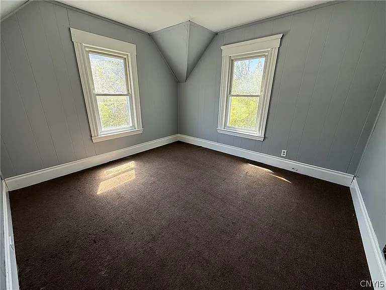 154 Seeley Ave — Photo 8