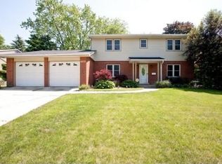 715 59th St, Lisle, IL 60532