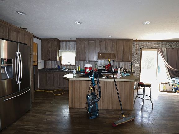 5th image of 25 Winding Hills Ln
