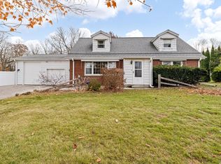 W188N13532 Maple Rd, Richfield, WI 53076