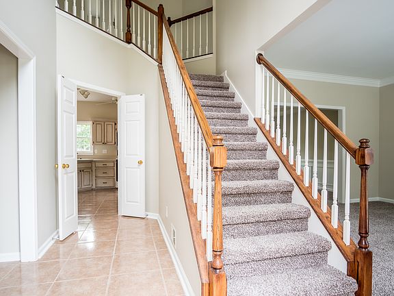 5th image of 1160 Lochshyre Way