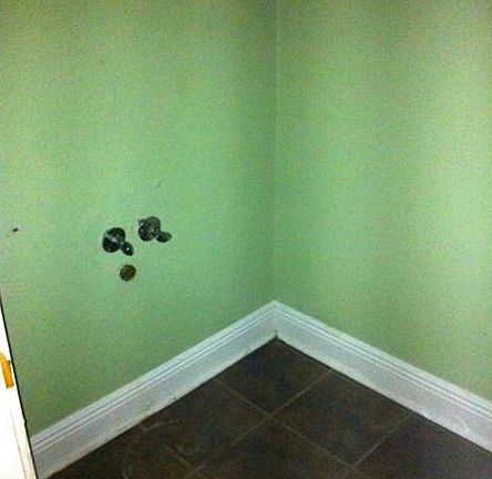 3rd image of 2711 Holiday Dr