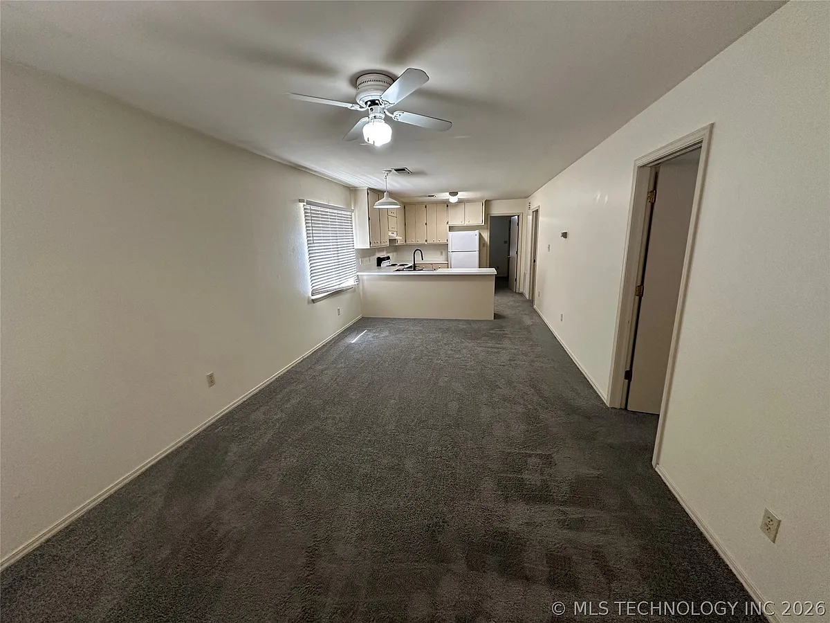 Building Photo - 1801 S Peaceable Rd #1
