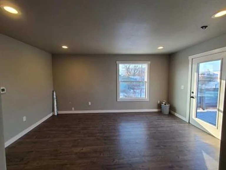 100 S Meridian Rd — Photo 3