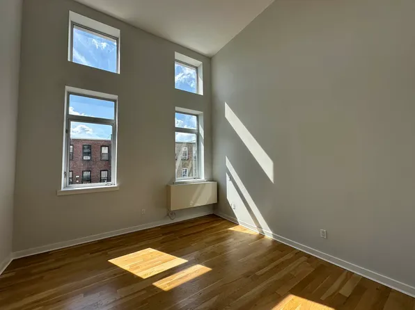 71-13 60 Lane image 16 of 28