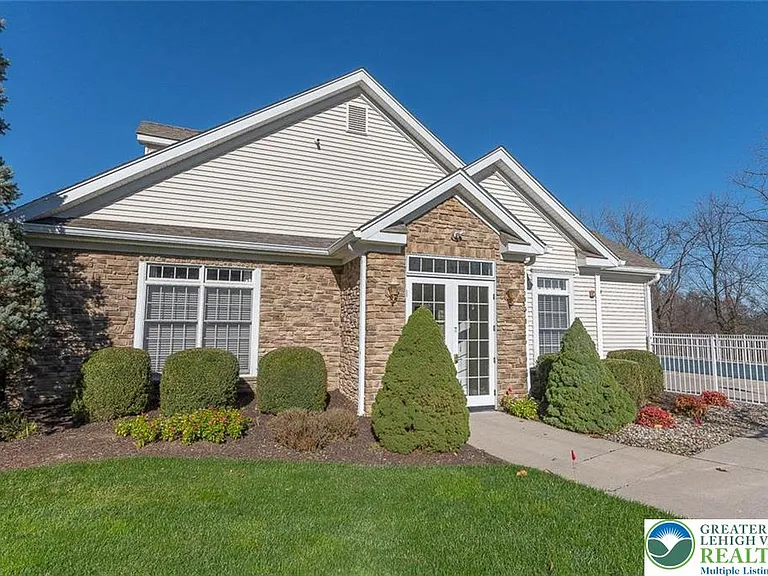 560 Quaker Ridge Ter — Photo 34