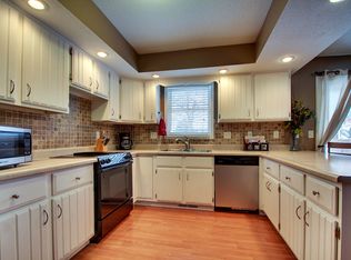 2228 S Sheridan Dr, Quincy, IL 62305