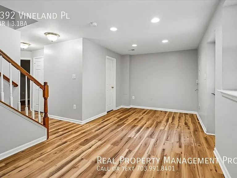 3392 Vineland Pl — Photo 15