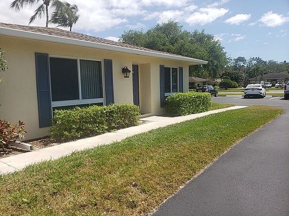 5th image of 55 Glades Blvd APT 1