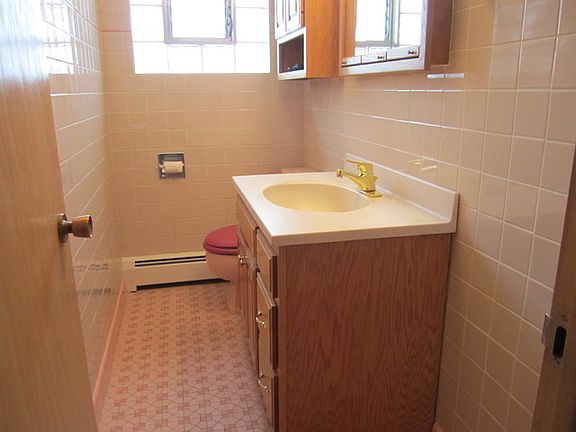5th image of 3112 N Narragansett Ave