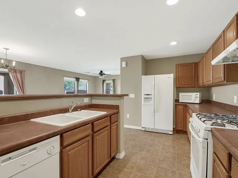 150 W Paseo Celestial — Photo 13