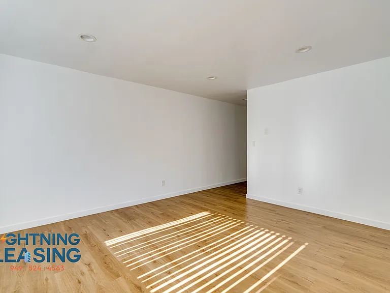 14227 Gilmore St #102 — Photo 10