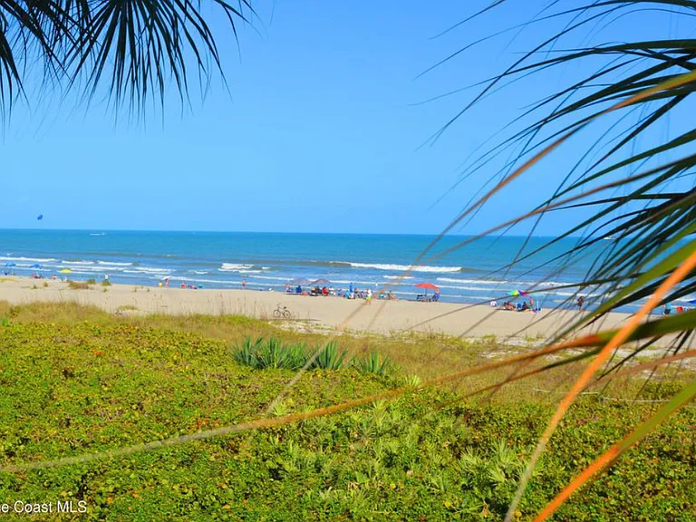 Beautiful view of the beach!