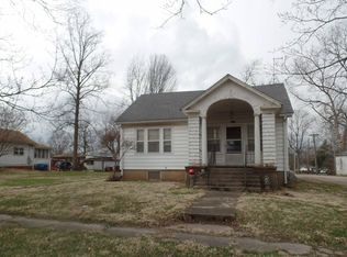 109 S State St, Griggsville, IL 62340