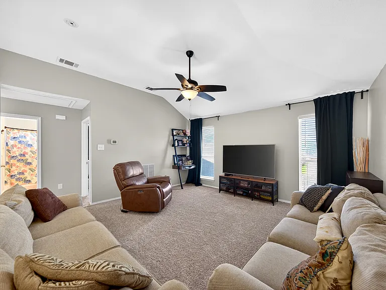 1011 Aylesbury Dr — Photo 34
