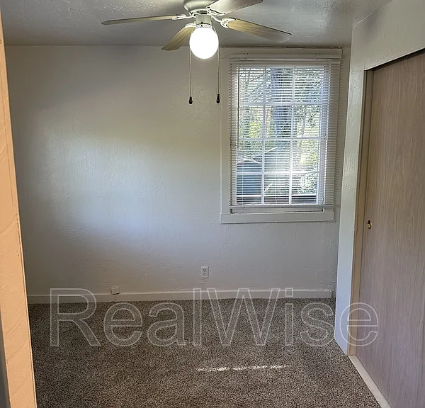 4550 Rogue River Hwy #10 — Photo 15