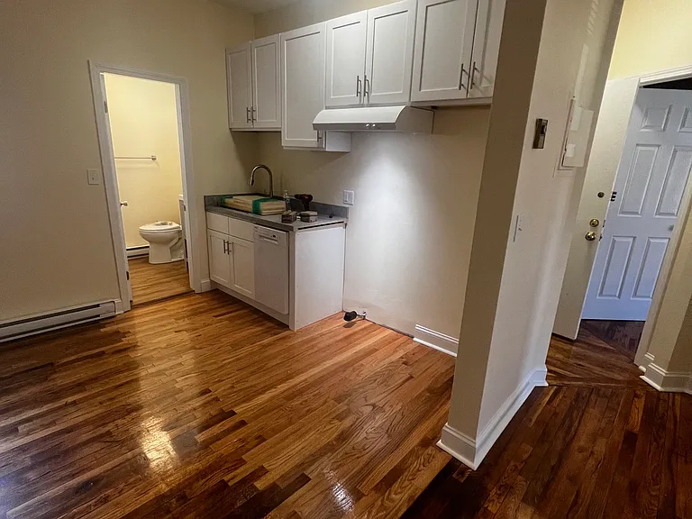 895 Huntington Ave #3 — Photo 2