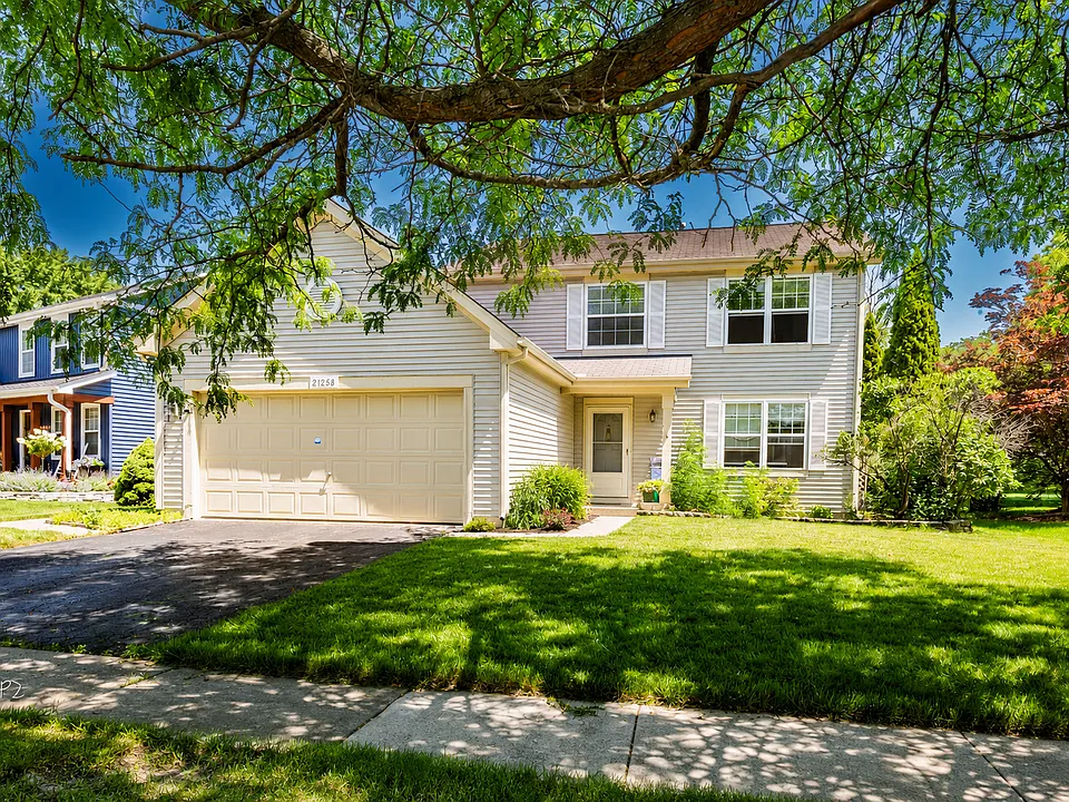 21258 W Cascade Ct