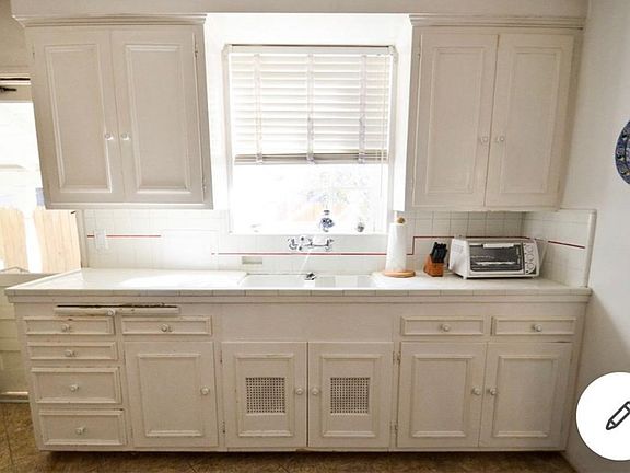 4th image of 3526 Gardenia Ave