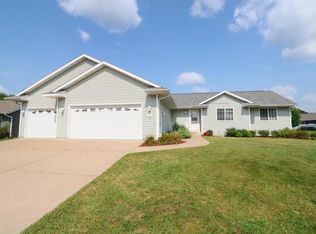 1929 Crooked Ave, Holmen, WI 54636
