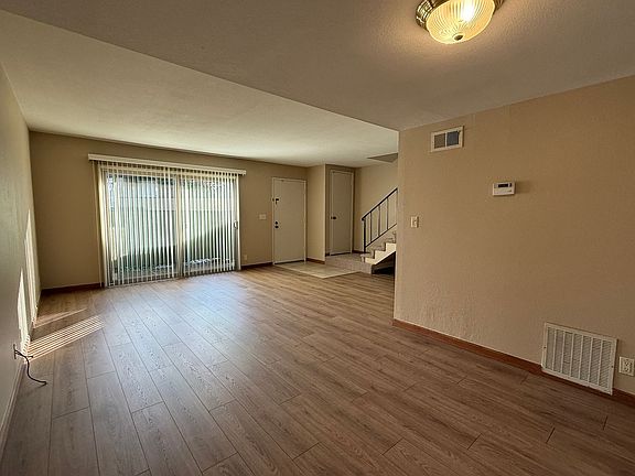 3rd image of 796 Ferndale Ct