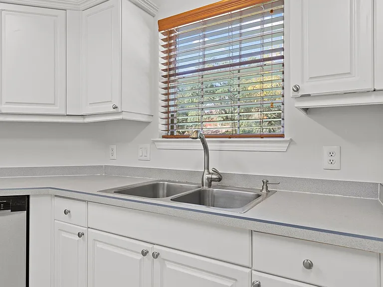 4407 Southminster Cir — Photo 14