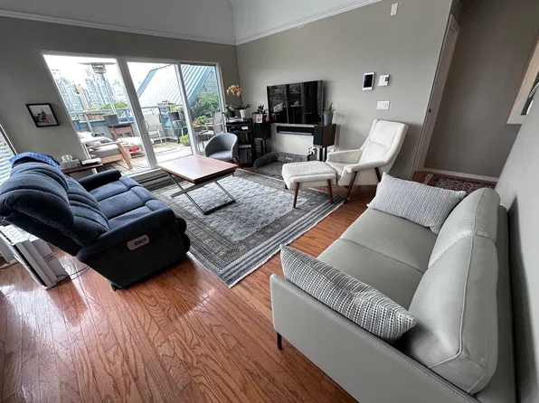 1345 W 4th Ave #306, Vancouver, BC V6H 3Y8