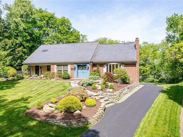 2540 Lindenwood Dr, Pittsburgh, PA 15241