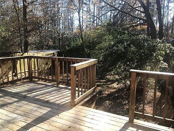3rd image of 1915 Shenandoah Valley Ln SE