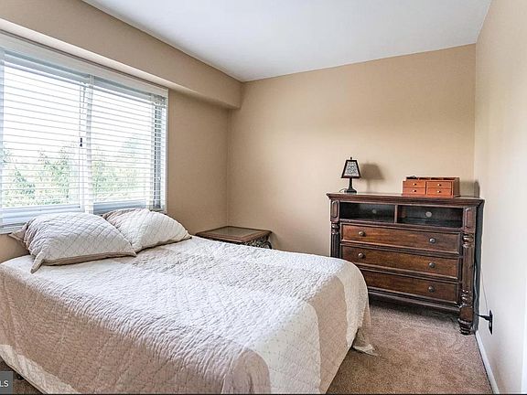3rd image of 5340 Holmes Run Pkwy Unit 416