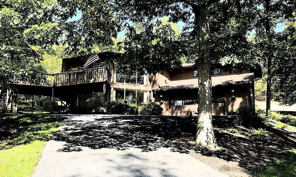2nd image of 115 Condo Dr