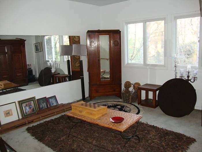 2nd image of 4 Old Lantern Pl