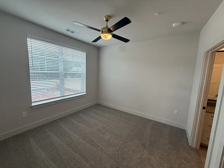 District on the Etowah Apartments — Photo 352