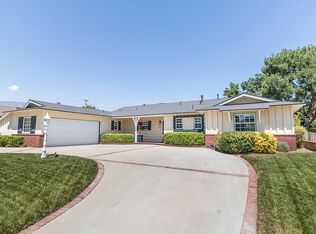 1562 Mural Dr, Claremont, CA 91711