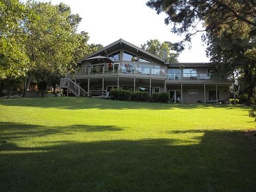 3rd image of 4 Deerhurst Ln