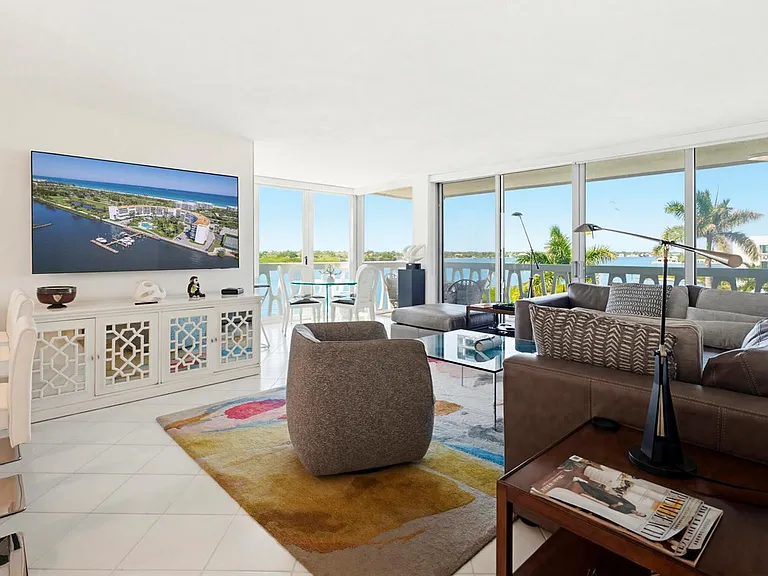2505 S Ocean Blvd — Photo 4