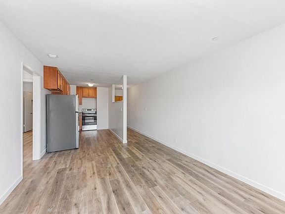 3rd image of 68 Diamond St #4