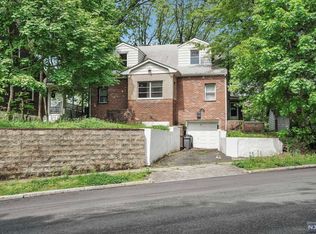 11 Lafayette Ave, East Orange, NJ 07017