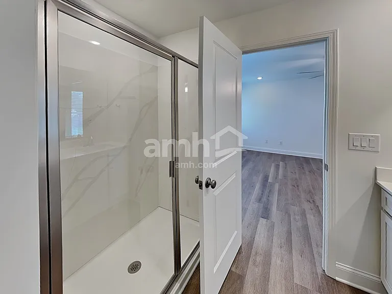 1036 Highland Walk — Photo 18