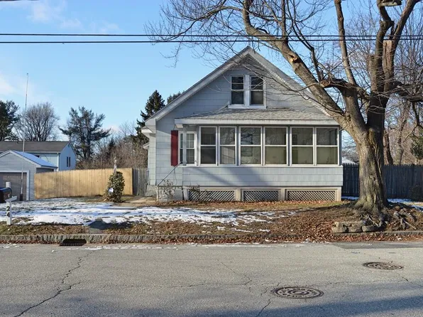 24 Joseph St, Springfield, MA 01119