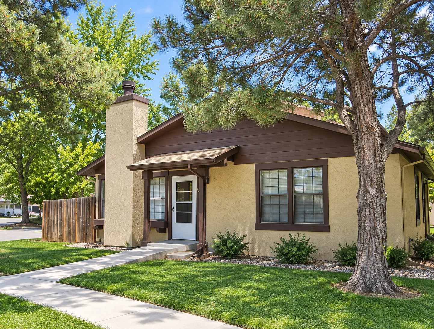 3 bed, 1872 sqft, $2,300 — Photo 1