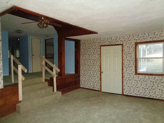 4th image of 814 Nelson Ln