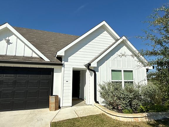 3rd image of 4547 Lampasas Flats