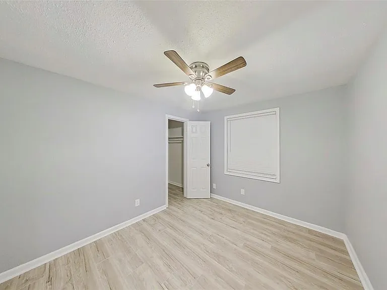4002 Prudence Dr — Photo 10